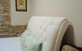 Hotel Daisy S Home